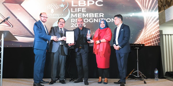 445_Presss Club award.jpeg